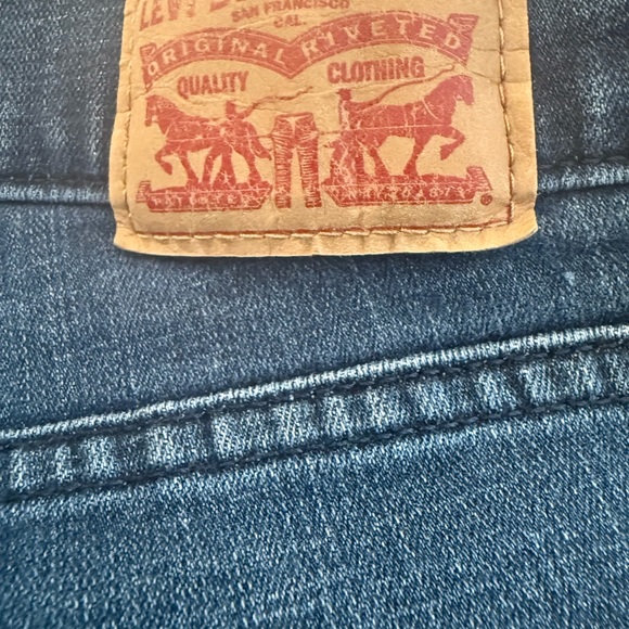 Women's Blue Jeans - Picture 5 of 5